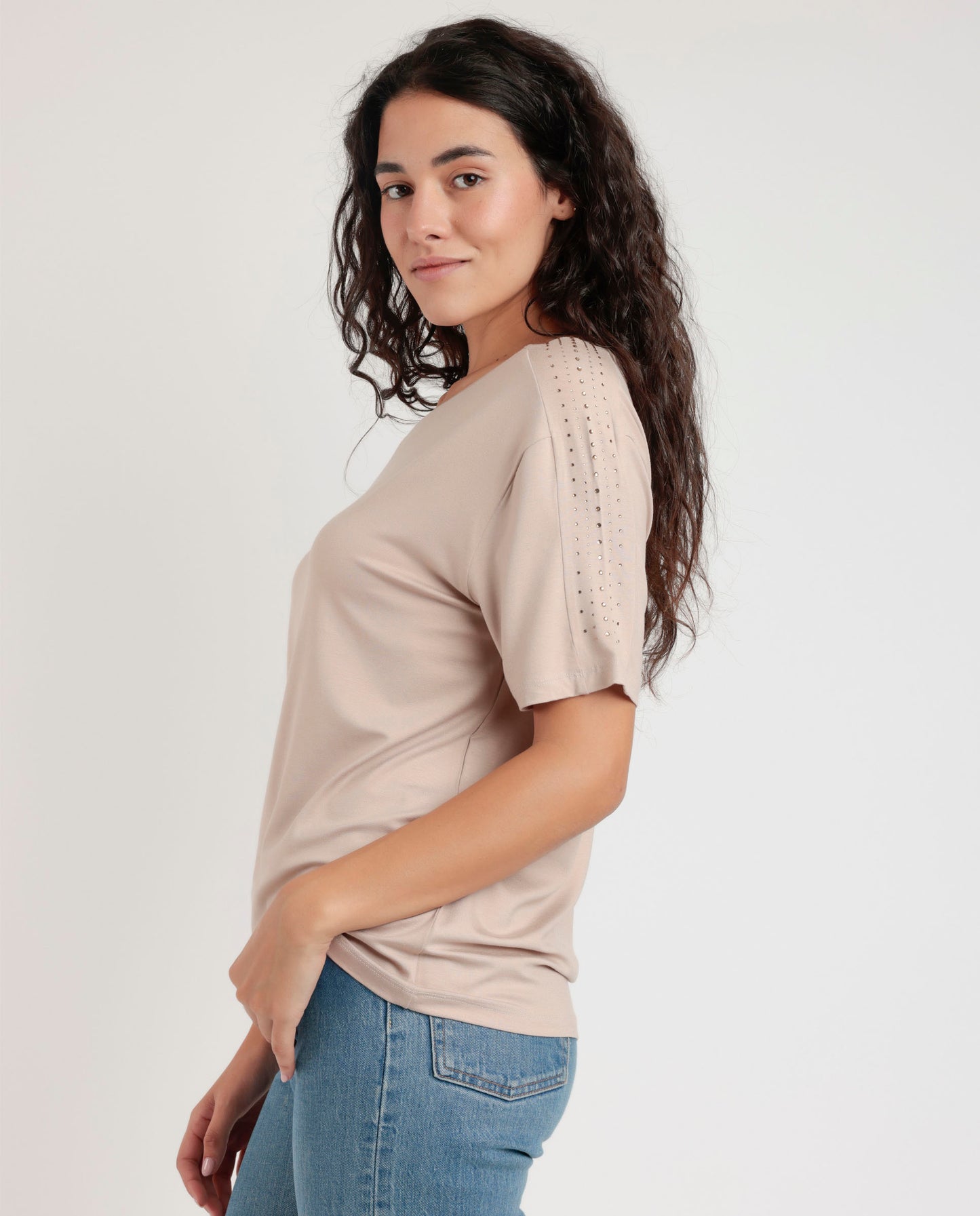 43628 - T-SHIRT CON PIETRE SULLA SPALLA