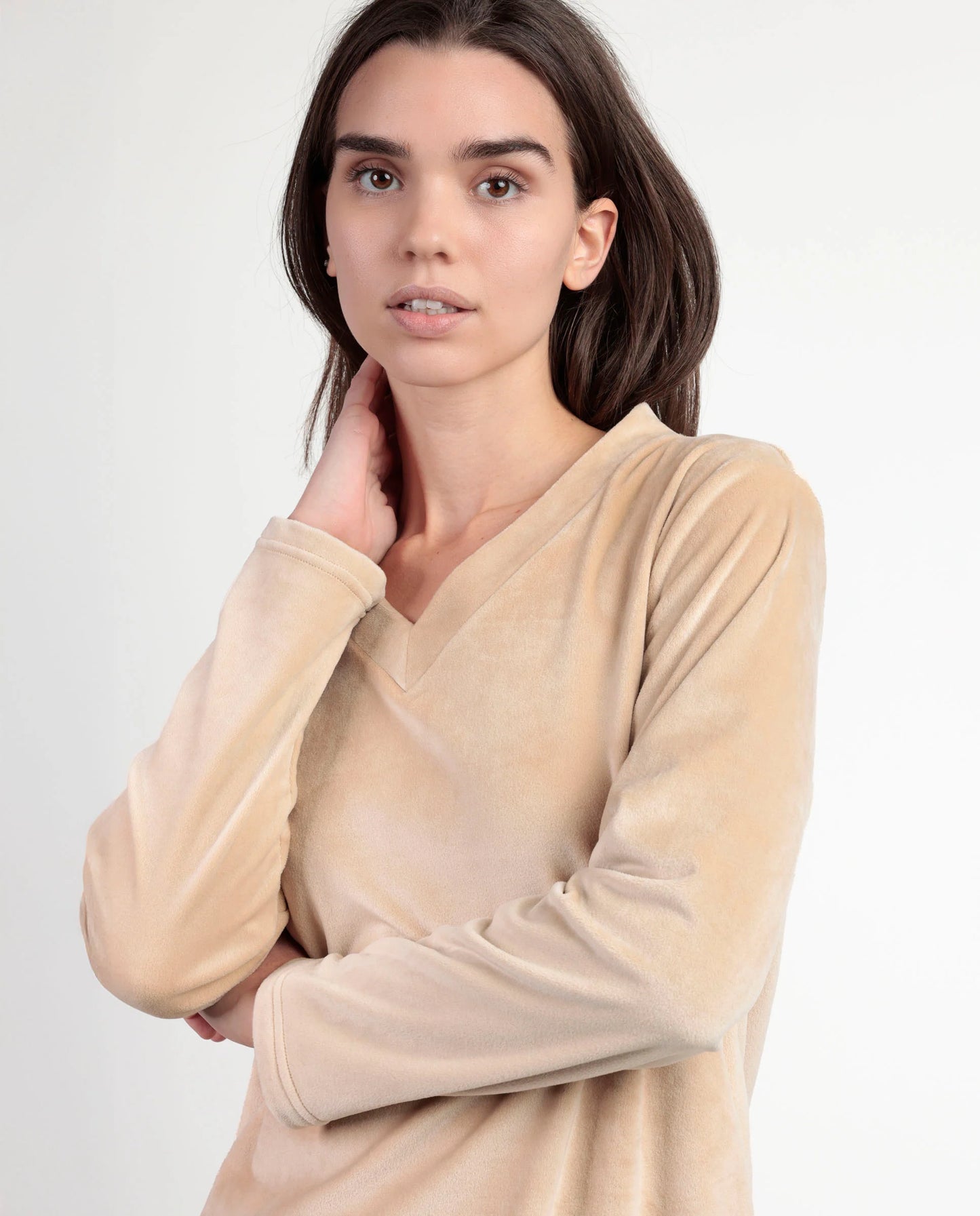 63641 - PIGIAMA CON SCOLLO A V ORIENTALE