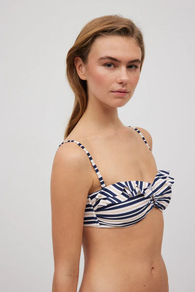 82937 - TOP BIKINI A FASCIA CON VOLANT A RIGHE COPPA C