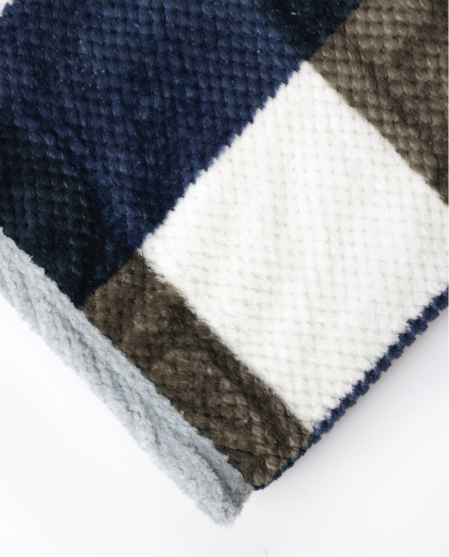 69110 - COPERTA A QUADRI CLASSICA