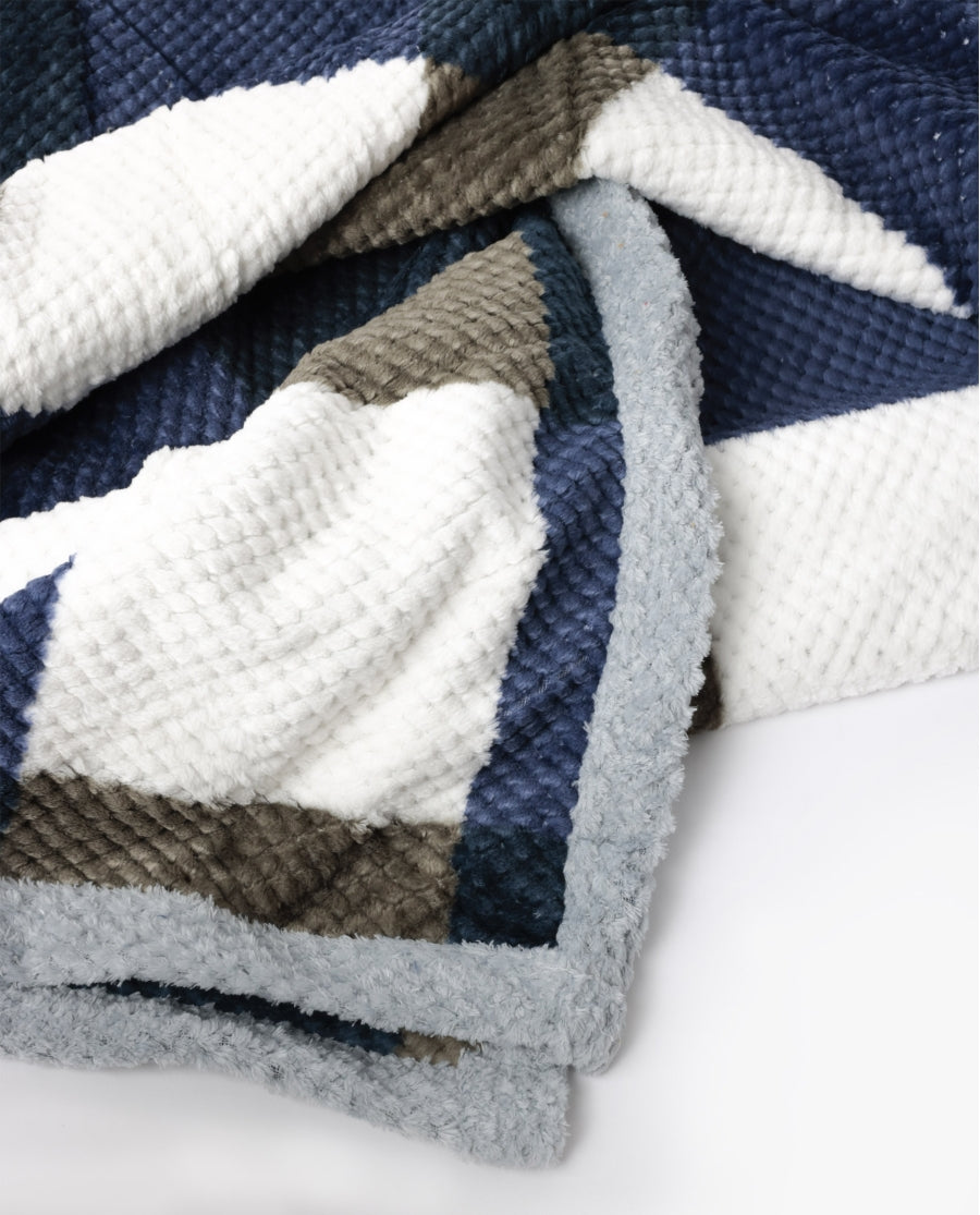69110 - COPERTA A QUADRI CLASSICA