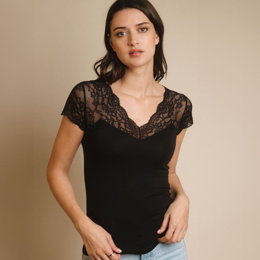 43574 - T-SHIRT A MANICA CORTA CON PIZZO