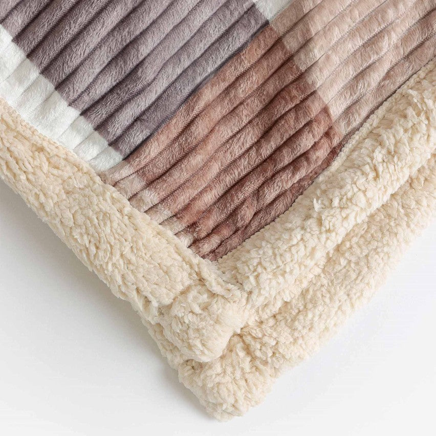 69039 - COPERTA IN PELLICCETTA
