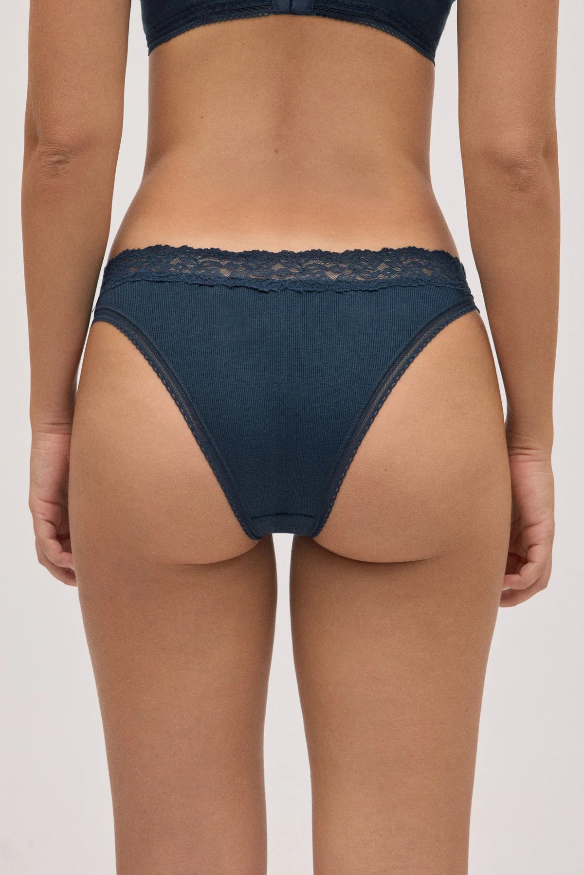 10764 - SLIP BRASILIANO CON PIZZO