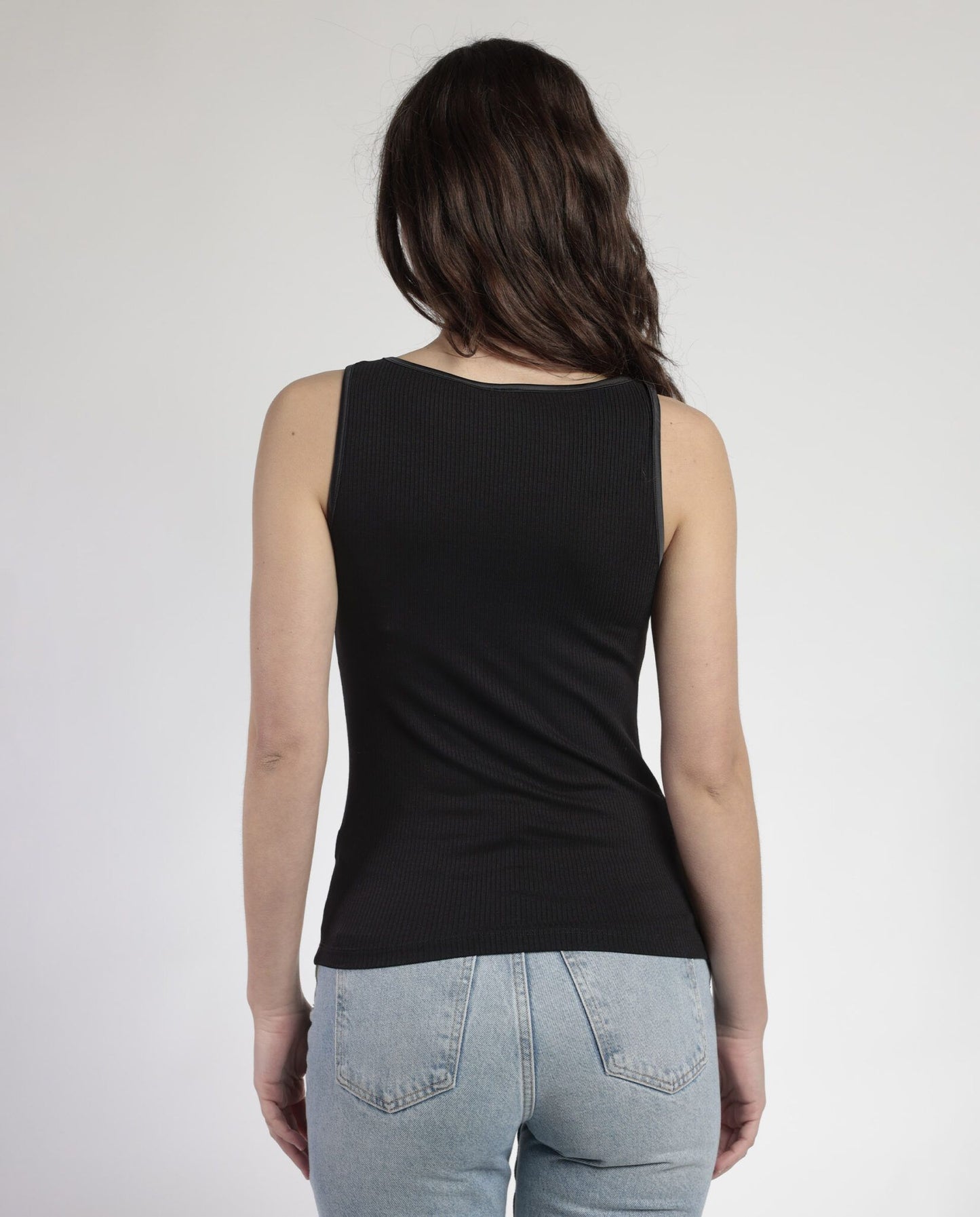 43644 - T-SHIRT SENZA MANICHE A COSTE VIVACE IN RASO