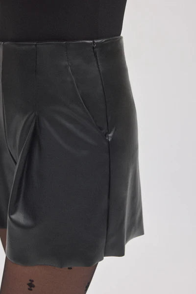SHORTS EFFETTO PELLE NERA YSABEL MORA