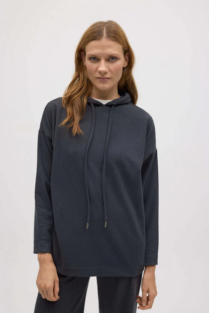 70668 - FELPA CON CAPPUCCIO REGOLABILE CON TEXTURE MORBIDA