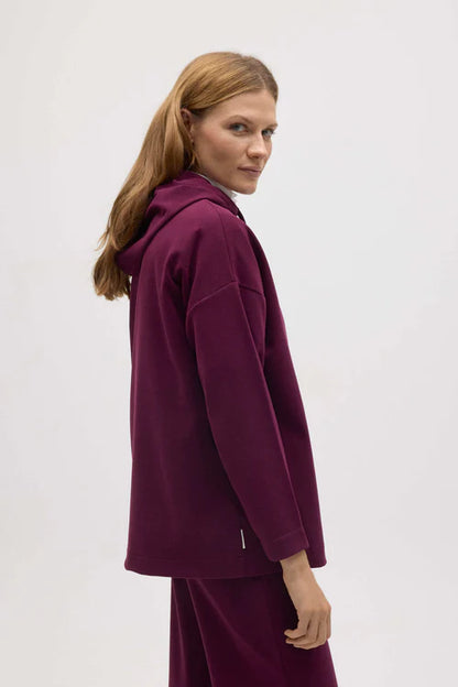 70668 - FELPA CON CAPPUCCIO REGOLABILE CON TEXTURE MORBIDA