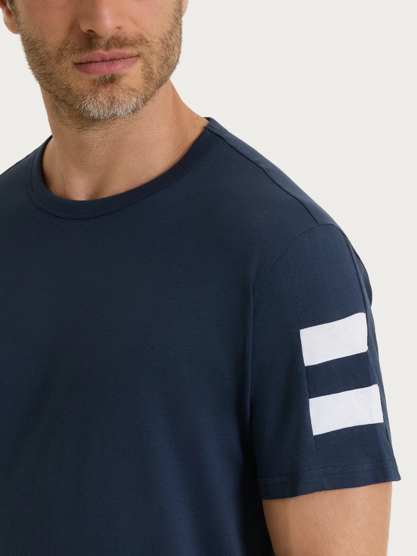UA34T7 - T-SHIRT UOMO BEACH CON TASCHINO