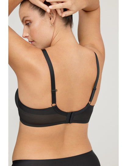 W1831 - REGGISENO IMBOTTITO CON FERRETTO E FIANCHI IN TULLE CONTENITIVO TAGLIO LASER