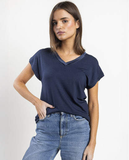 43623 - T-SHIRT A MANICA CORTA CON SCOLLO IN RASO