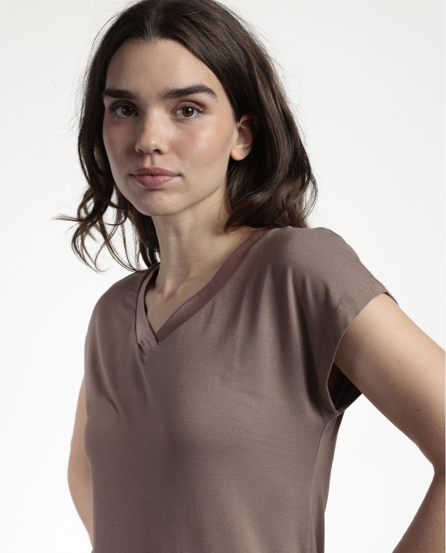 43623 - T-SHIRT A MANICA CORTA CON SCOLLO IN RASO