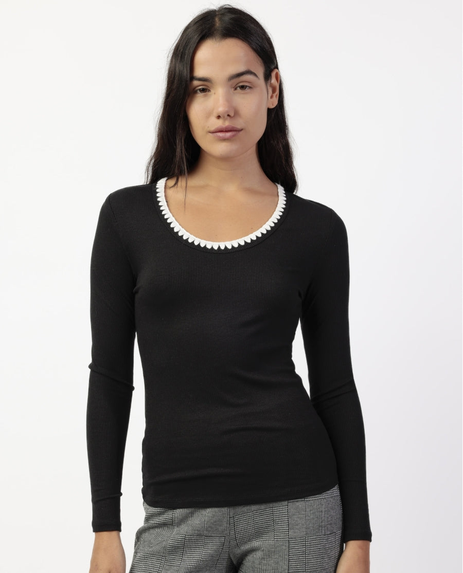 MAGLIETTA A MANICA LUNGA CON DETTAGLIO A CONTRASTO ADMAS