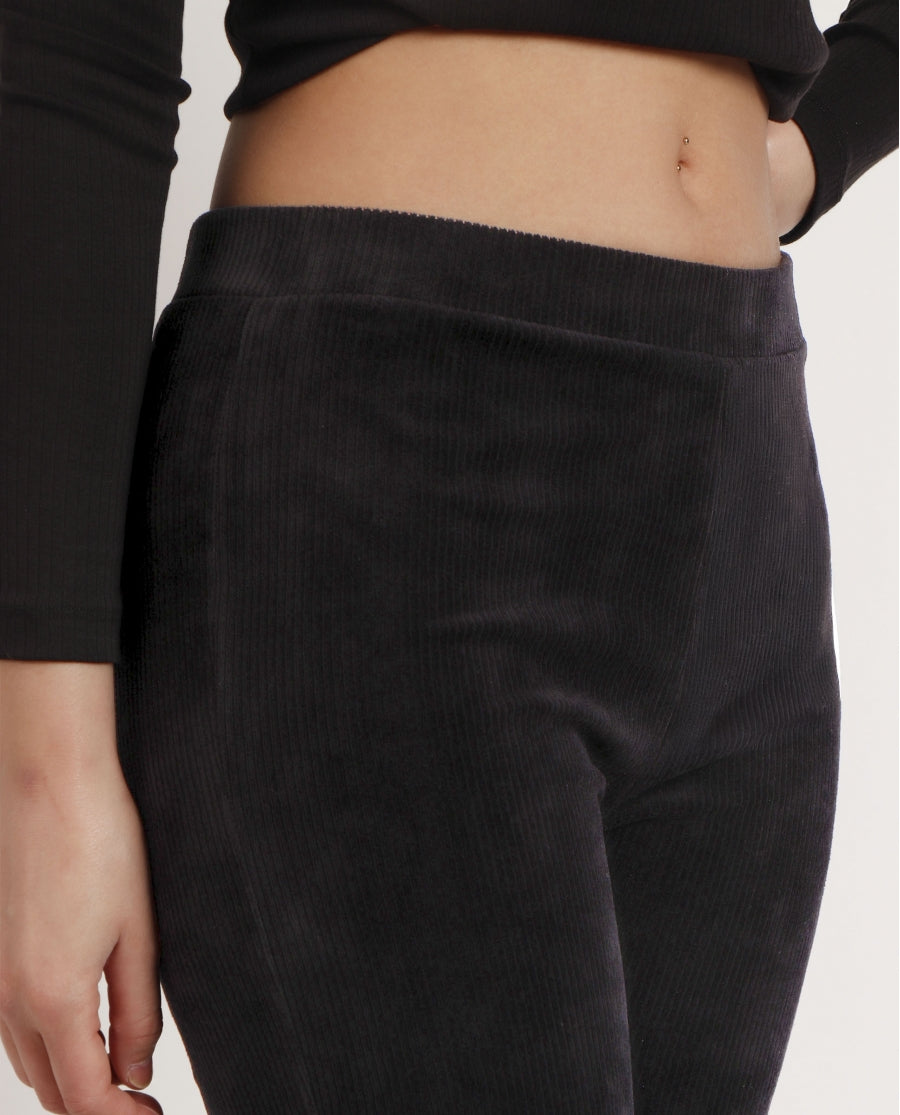 49206 -  PANTALONI A CAMPANA ELASTICIZZATI IN VELLUTO A COSTE