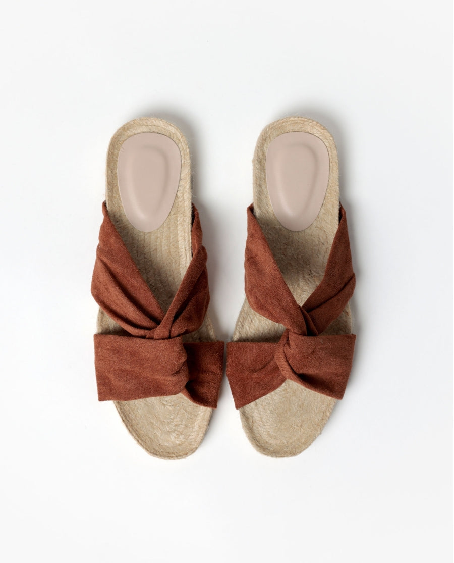 69083 - SANDALI ELEGANTE NUDE IN CAMOSCIO