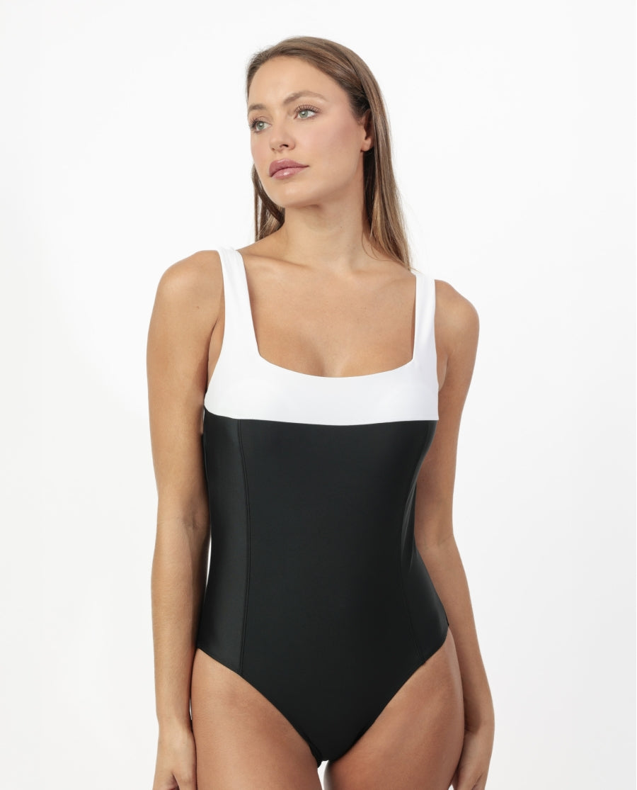 11523 - COSTUME INTERO CURVY CON SCOLLO QUADRATO