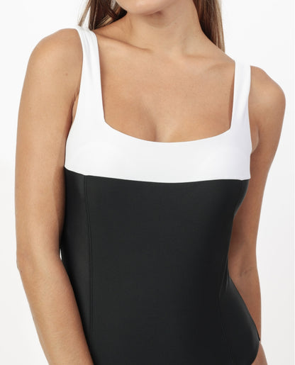 11523 - COSTUME INTERO CURVY CON SCOLLO QUADRATO